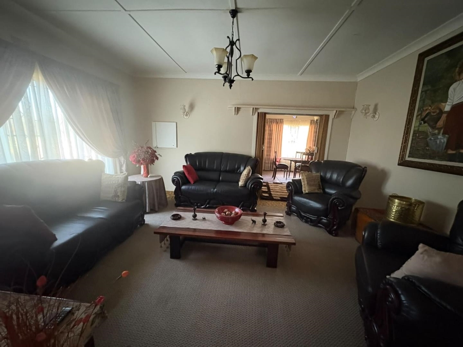 4 Bedroom Property for Sale in Heilbron Free State